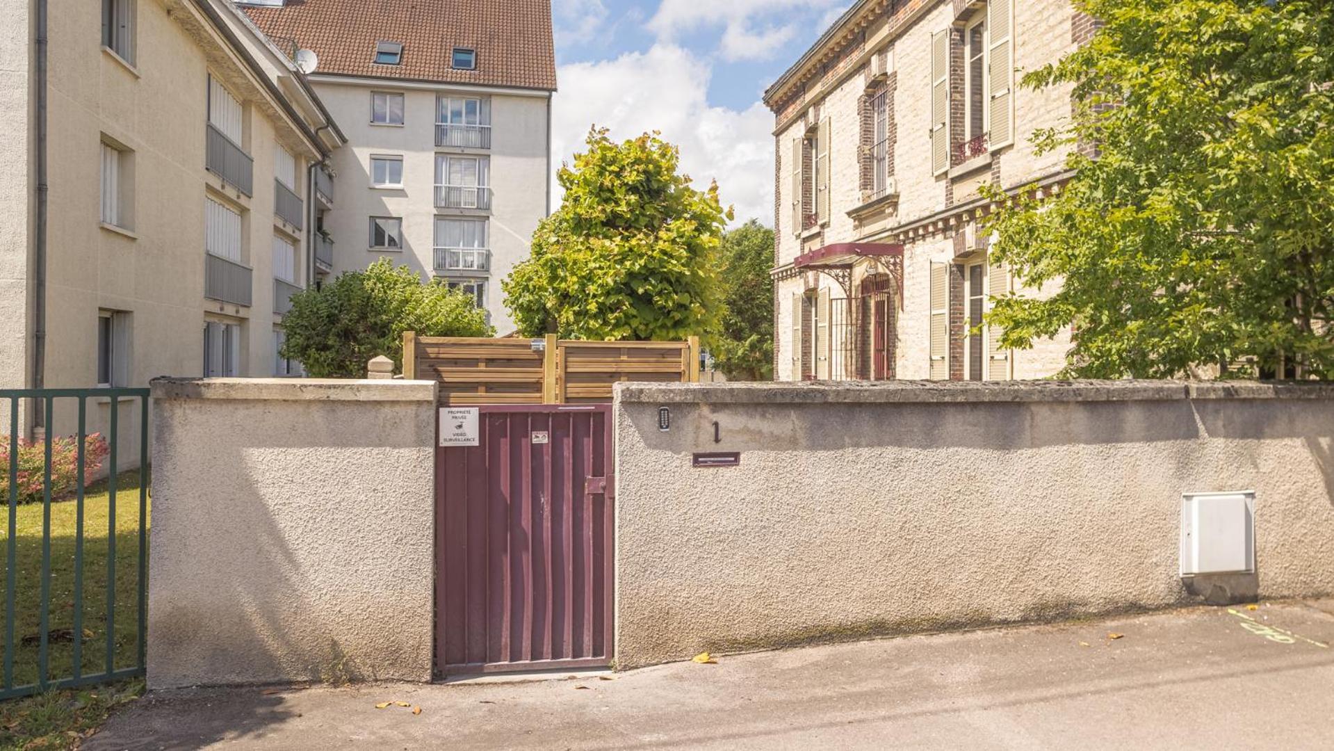 Bonappart 2 - Charme Napoleonien & Confort Troyes Exteriör bild