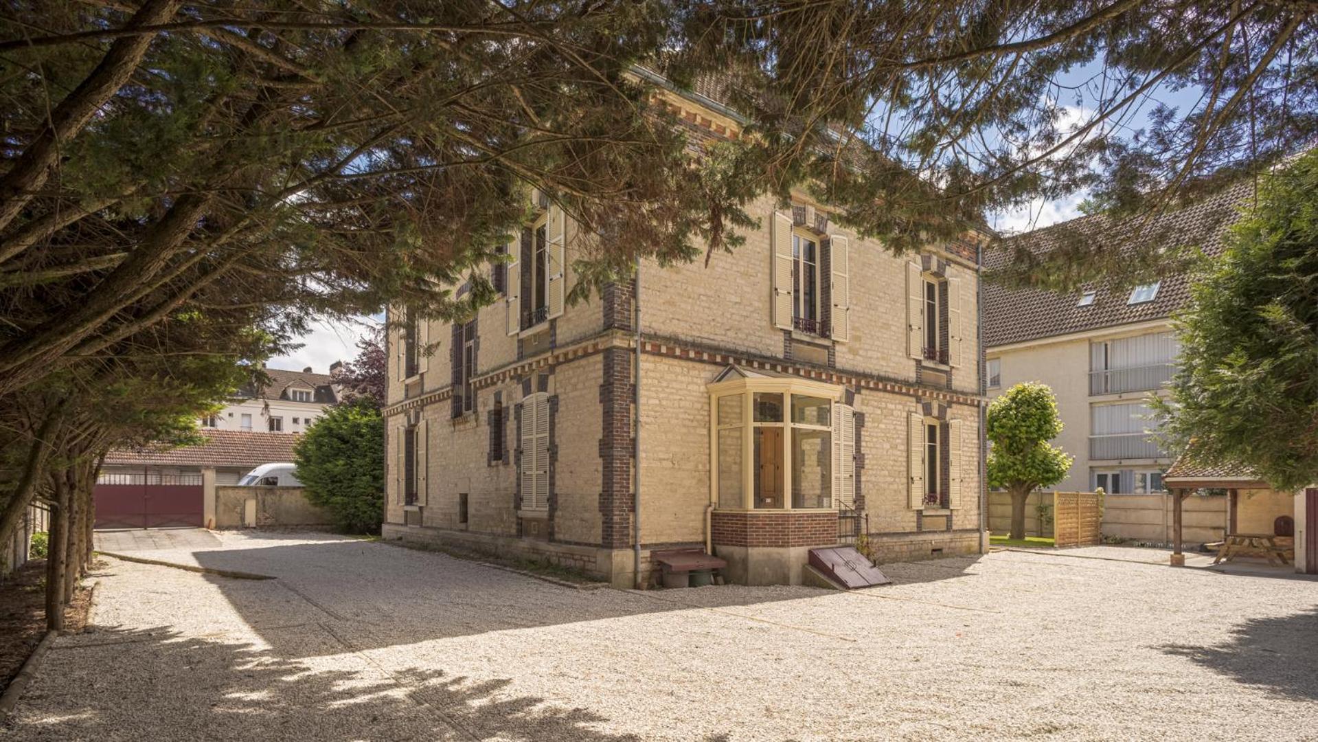 Bonappart 2 - Charme Napoleonien & Confort Troyes Exteriör bild